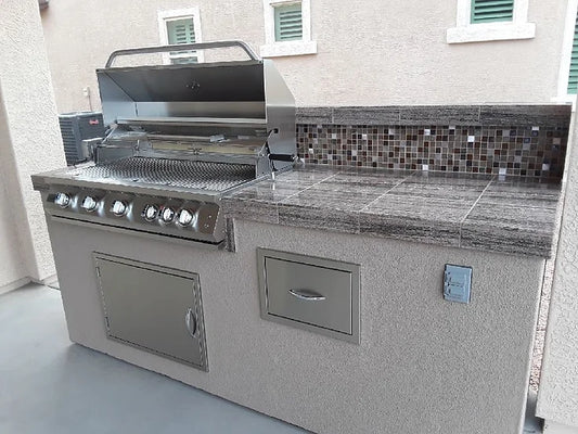 Bali 7'6" Island with Backsplash and Built In BBQ Grill